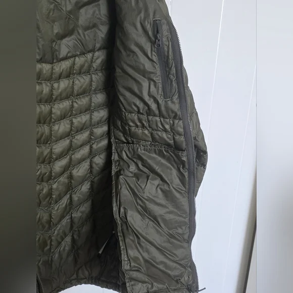 The North Face ThermoBall Eco Puffer Jacket – Olive Green – Size Small – EUC - Picture 5 of 6